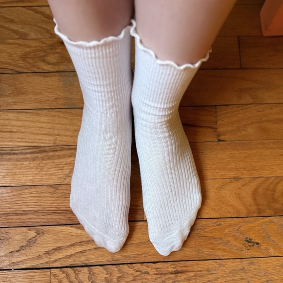 Well worn socks ruffle - Picture 2 of 7